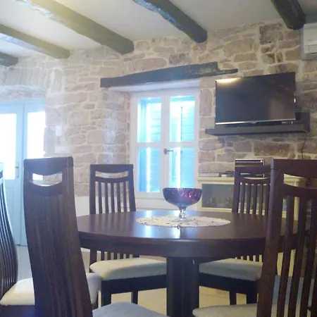 Holiday Home Peruski Ferienhaus Peruški