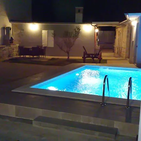 Holiday Home Peruski Prázdninový dům *