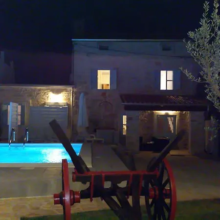 Holiday Home Peruski Hébergement de vacances *
