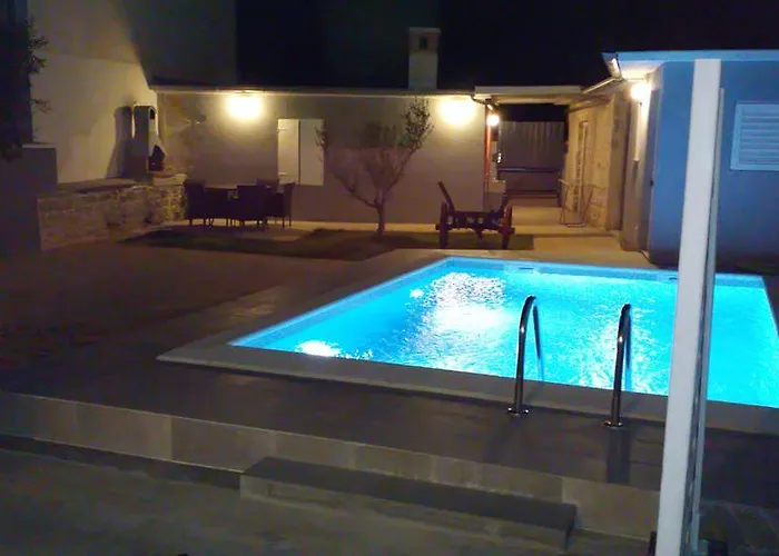 Holiday Home Peruski Σπίτι διακοπών *